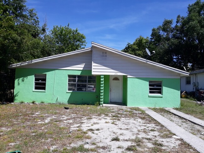 property at 206 N Chester St