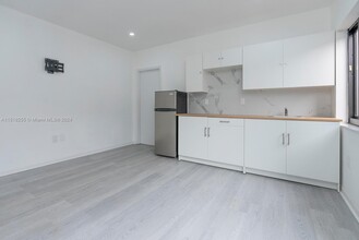 511 NW 59th Ave, Unit 2 in Miami, FL - Building Photo - Building Photo