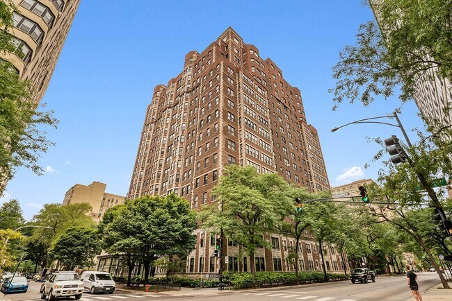 3000 N Sheridan