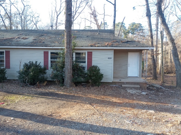 620 Overhill Dr in Spartanburg, SC - Building Photo