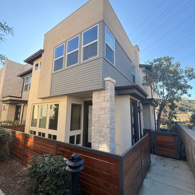 10881 McCan Ct in San Diego, CA - Building Photo - Building Photo