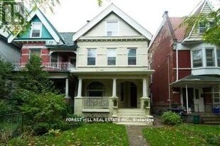 67 Brunswick Ave in Toronto, ON - Building Photo