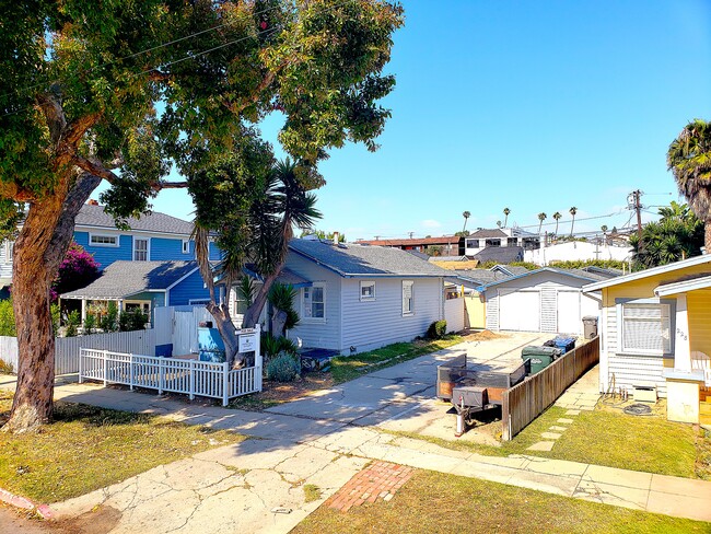 224 S Broadway in Redondo Beach, CA - Building Photo - Building Photo