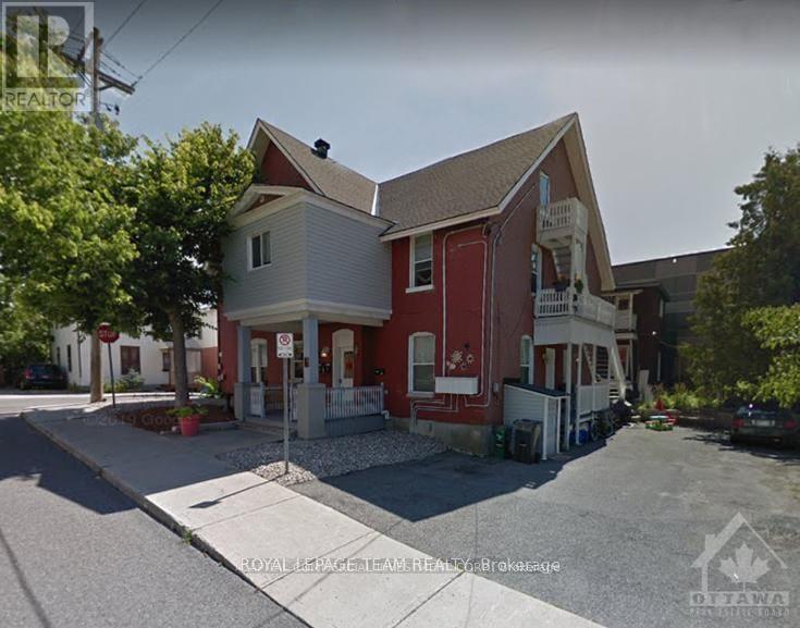 4 Eccles St in Ottawa, ON - Building Photo