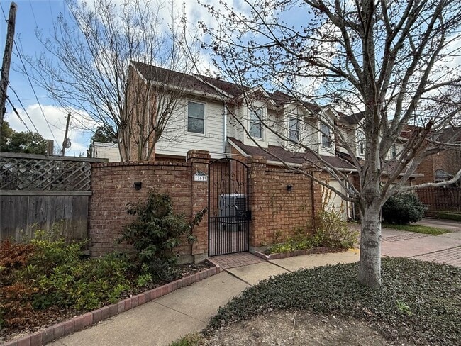 property at 3619 Mulberry St