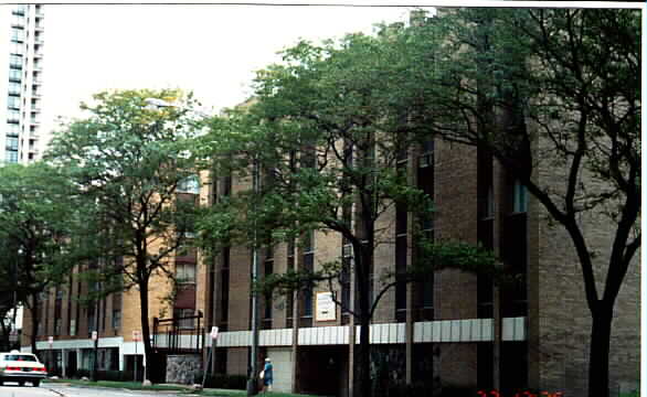 Sheridan Balmoral Apartments in Chicago, IL - Building Photo