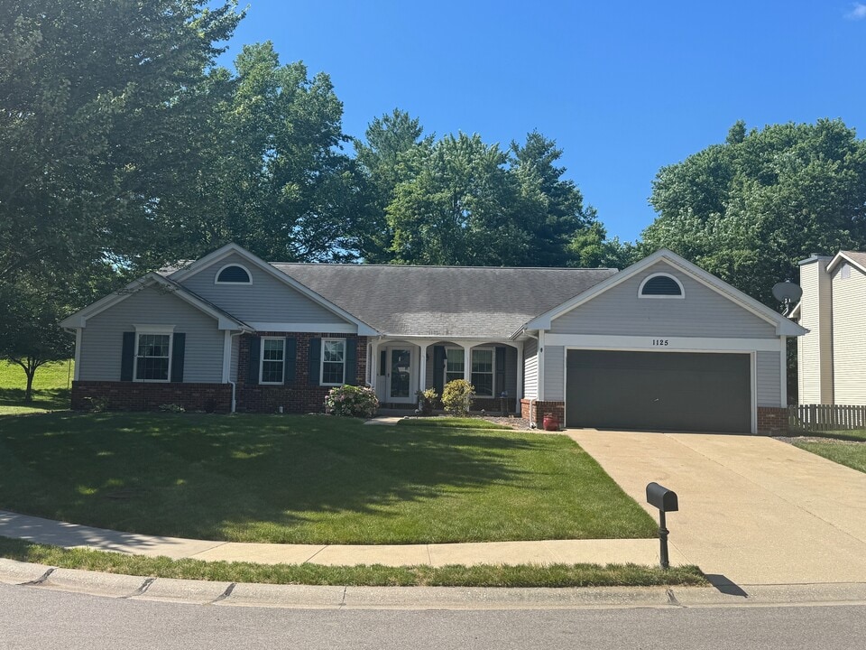1125 Butternut Ln in O'Fallon, IL - Foto de edificio