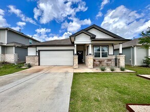 401 Town Lk Bnd in Kyle, TX - Building Photo - Building Photo