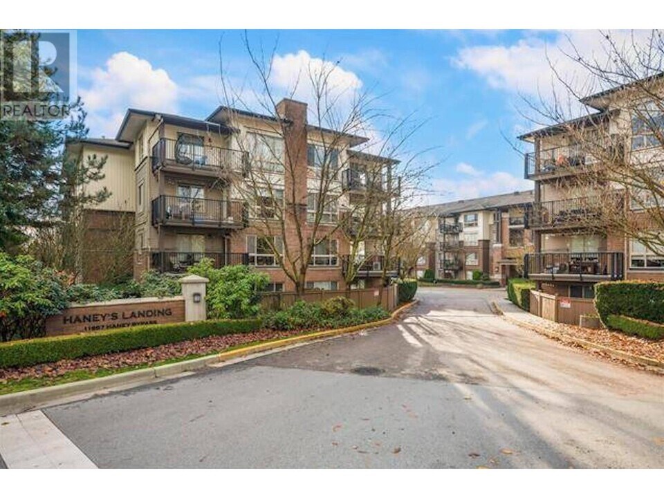 11665-11665 Haney Byp in Maple Ridge, BC - Building Photo