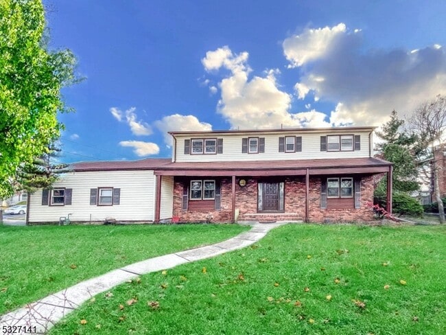 215 Monroe Ave in Edison, NJ - Building Photo - Building Photo