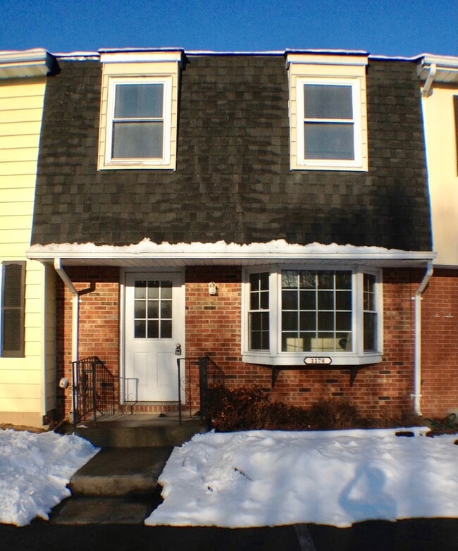 property at 1174 Ravenwood Rd