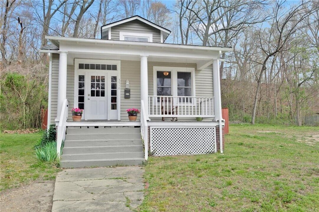 3710 Glenwood Ave in Richmond, VA - Building Photo