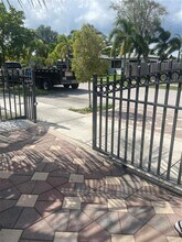 240 NE 27th St in Pompano Beach, FL - Building Photo - Building Photo