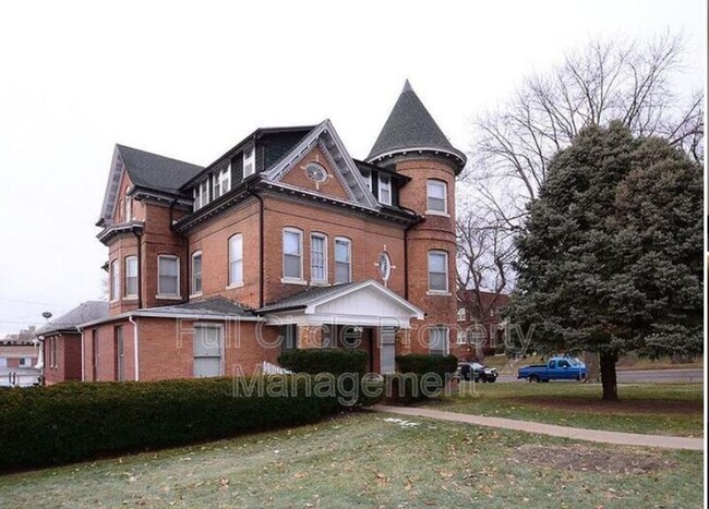 Chester Manor in Omaha, NE - Building Photo - Building Photo