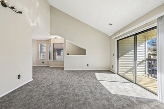 3015 Lighthouse Ln in Sayreville, NJ - Building Photo - Building Photo