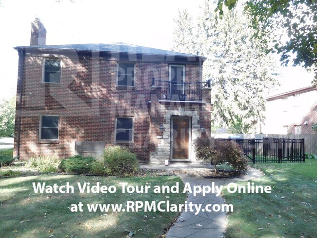 2458 Kenwood Blvd in Toledo, OH - Building Photo - Building Photo