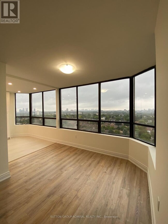 7601 Bathurst St in Vaughan, ON - Building Photo - Building Photo