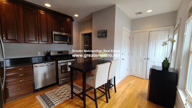 116 M St, Unit 2 in Boston, MA - Foto de edificio - Building Photo