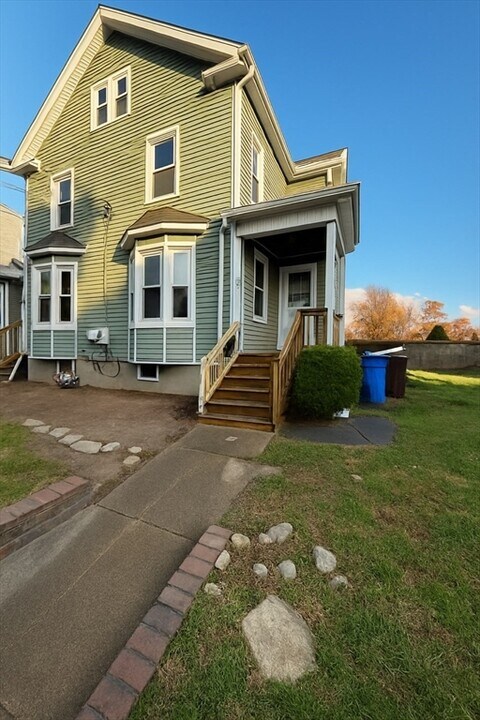 57 Colfax St in Fall River, MA - Building Photo