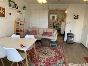 1526 Thurston Ave in Honolulu, HI - Building Photo - Building Photo