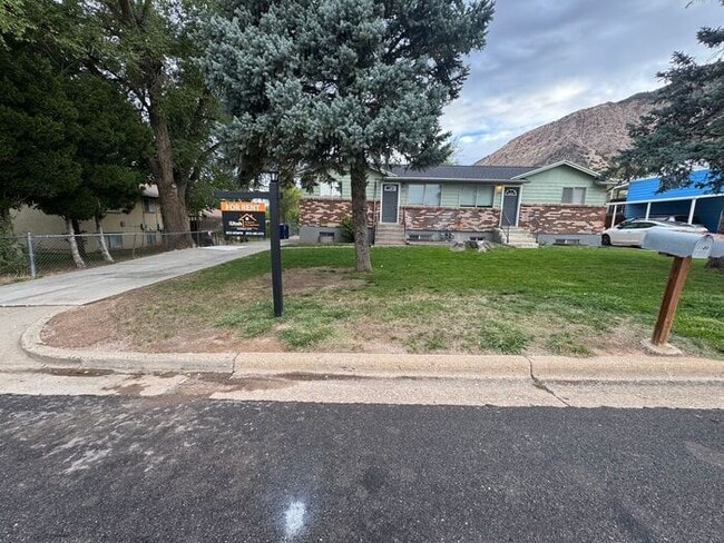 property at 1120 Vitt Dr