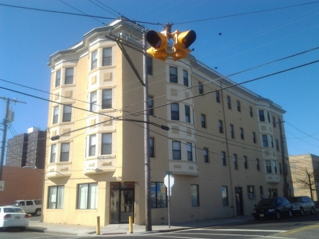 334 N Tennessee Ave in Atlantic City, NJ - Building Photo