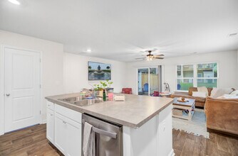 4615 Palm View Cir in North Charleston, SC - Building Photo - Building Photo