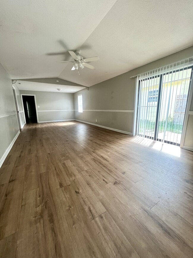 property at 2814 Kirkwood Cir