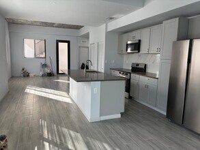 1393 NW 31st St in Miami, FL - Building Photo - Building Photo