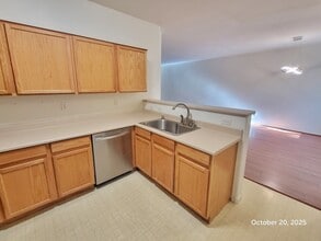 1004 Duckhorn Ct in Las Vegas, NV - Building Photo - Building Photo