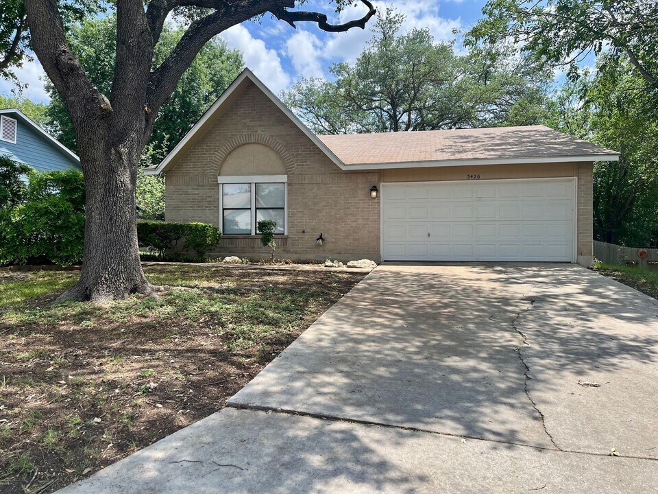 5426 Vista Run Dr in San Antonio, TX - Building Photo