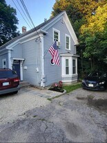 14 Springfield Ct in Rochester, NH - Building Photo
