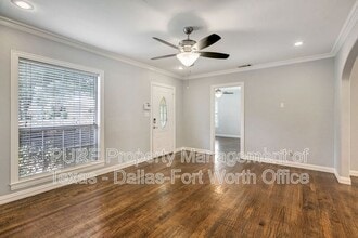 2234 W Colorado Blvd in Dallas, TX - Building Photo - Building Photo