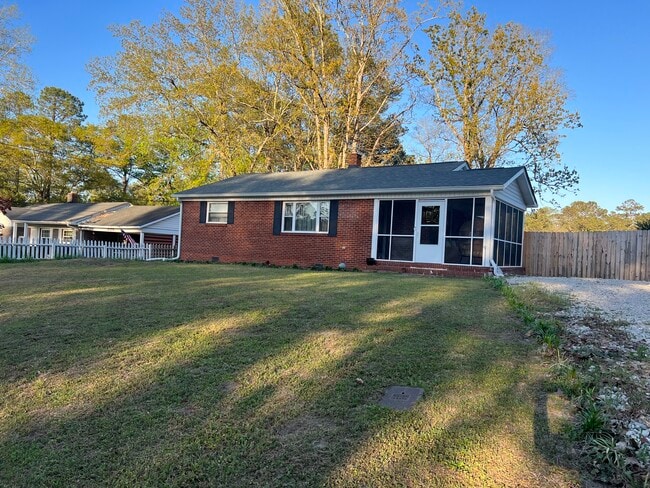 property at 2008 Robin Rd