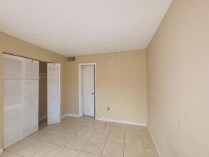 19841 SW 114th Ave in Miami, FL - Building Photo - Building Photo