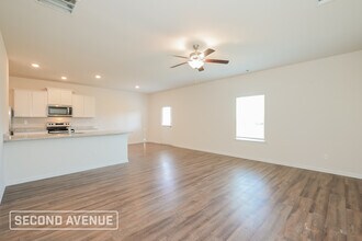 726 Woody Dr in Monroe, GA - Foto de edificio - Building Photo