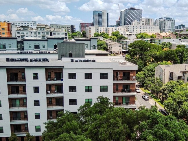 property at 2500 Longview St
