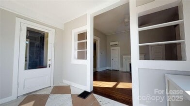 428 Hawthorne Ln in Charlotte, NC - Building Photo - Building Photo
