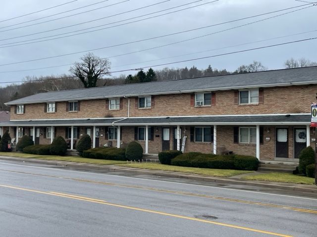 1714 Commerce St in Wellsburg, WV - Building Photo