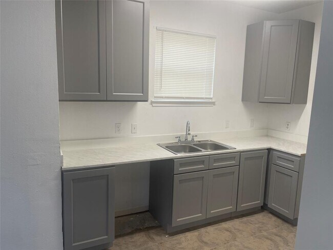 6403 Waldron Dr-Unit -B in Houston, TX - Building Photo - Building Photo