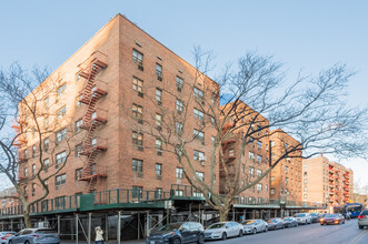 5710 Junction Blvd in Elmhurst, NY - Foto de edificio - Building Photo