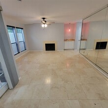 8020 Braesmain Dr in Houston, TX - Building Photo - Building Photo