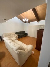 10331 Lindley Ave in Los Angeles, CA - Building Photo - Building Photo