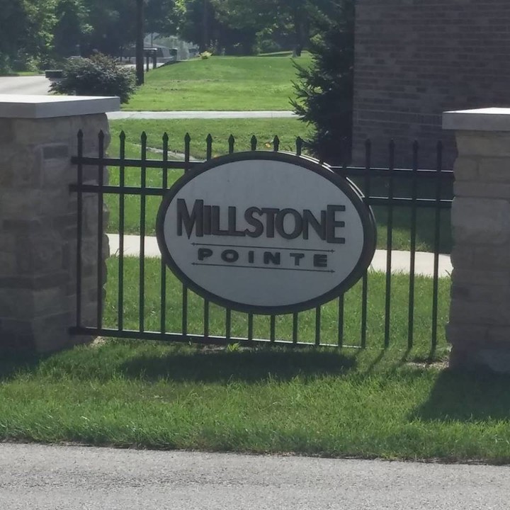 Millstone Pointe Apartments in Greencastle, IN - Foto de edificio