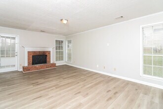 435 Standing Rock Dr in Atlanta, GA - Building Photo - Building Photo