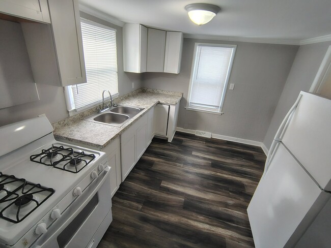 4190 S Linden Rd in Flint, MI - Building Photo - Building Photo