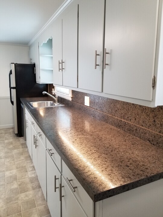 11 Pleasant St in Stoneham, MA - Building Photo