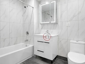 4578 Manhattan College Pkwy in Bronx, NY - Building Photo - Building Photo