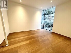 6219 St Georges Crescent in West Vancouver, BC - Building Photo
