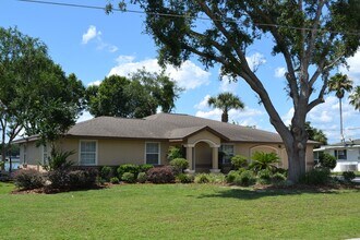 26 Ocale Way S in Summerfield, FL - Building Photo - Building Photo